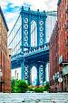 Manhattan bridge tussen 2 gebouwen