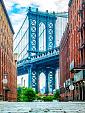 Manhattan bridge tussen 2 gebouwen