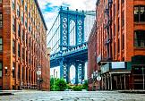 Manhattan bridge tussen 2 gebouwen