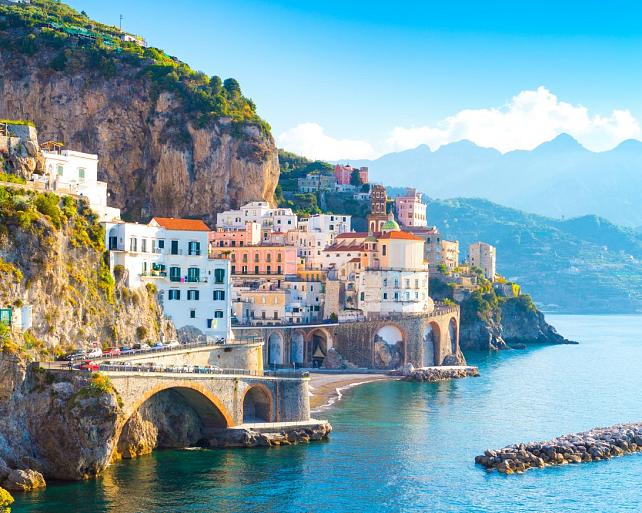 Stadsgezicht van de stad Amalfi, Italië