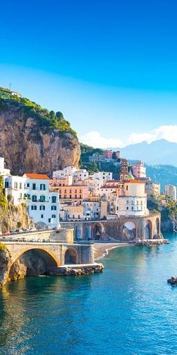 Stadsgezicht van de stad Amalfi, Italië