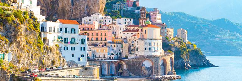 Stadsgezicht van de stad Amalfi, Italië