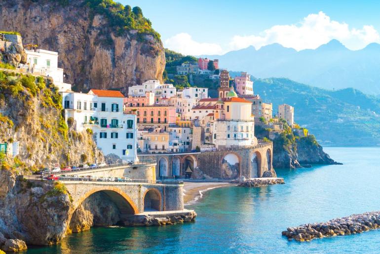 Stadsgezicht van de stad Amalfi, Italië