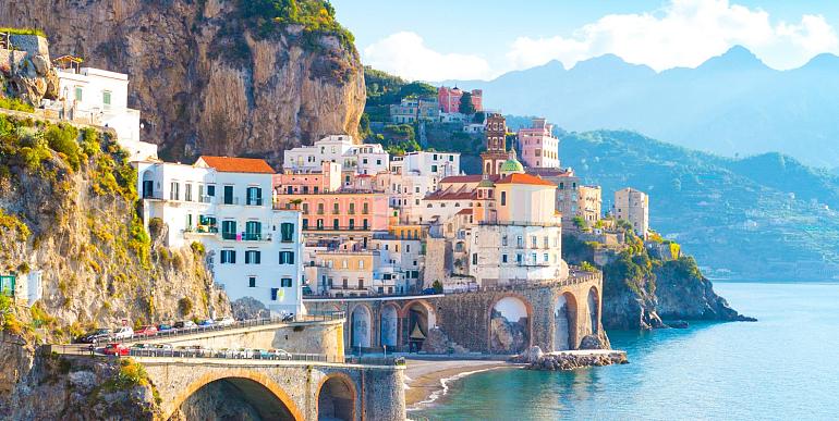 Stadsgezicht van de stad Amalfi, Italië