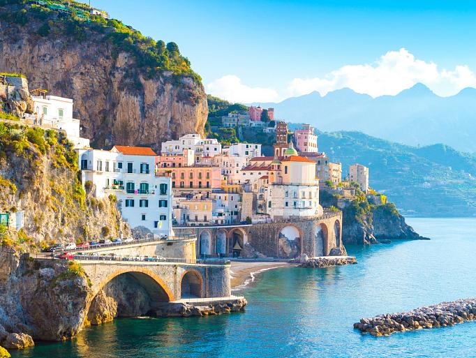 Stadsgezicht van de stad Amalfi, Italië