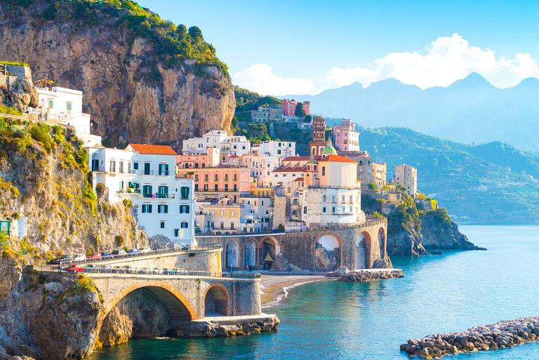 Stadsgezicht van de stad Amalfi, Italië