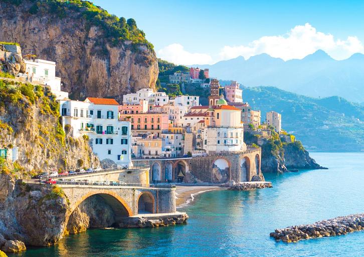 Stadsgezicht van de stad Amalfi, Italië